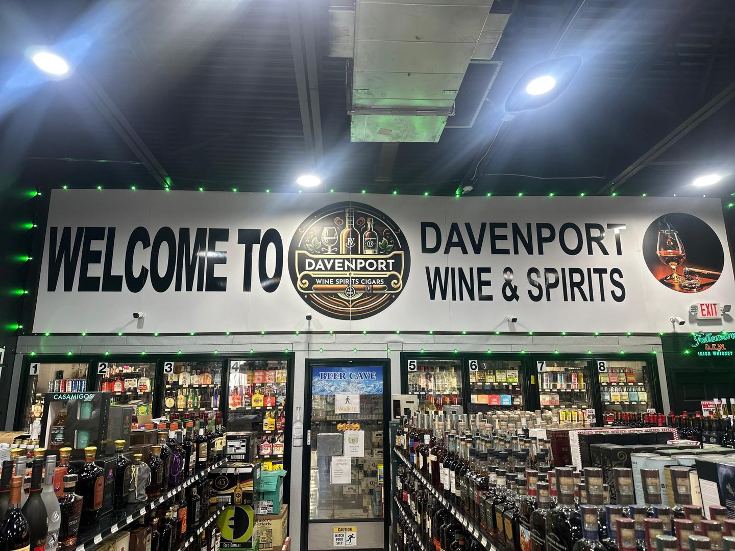 Davenport Wine Spirits and Cigars || "hero image"
