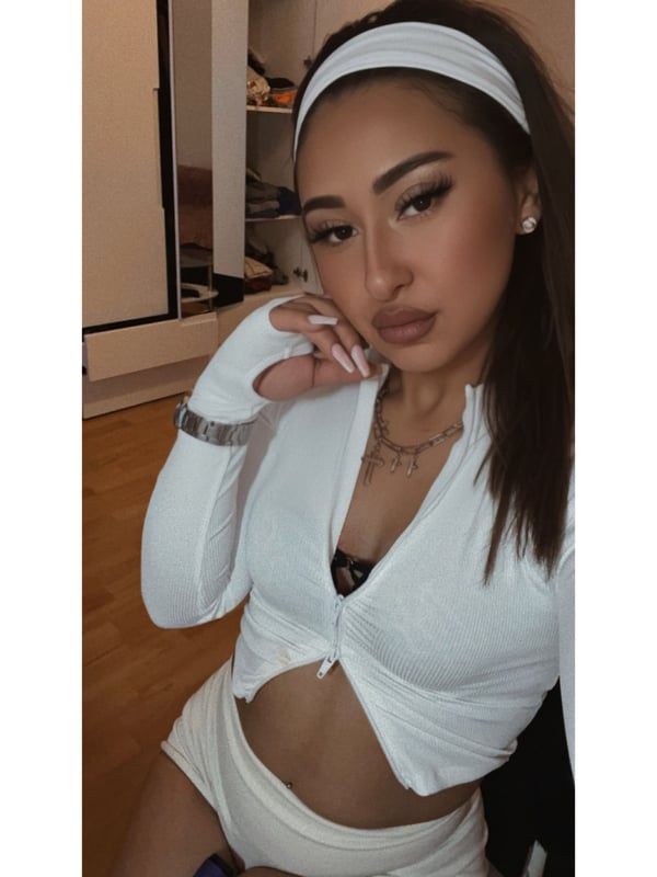 annas-naughty-secret's Avatar