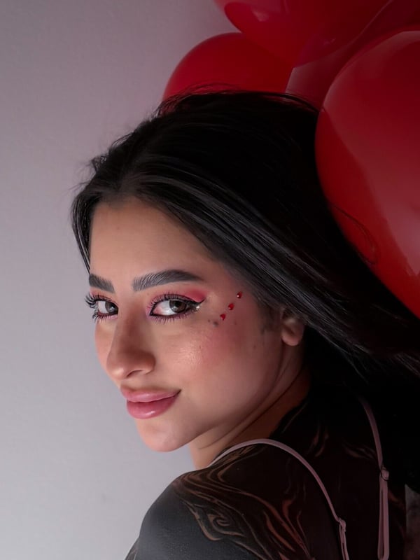 zoelushmodell's Avatar