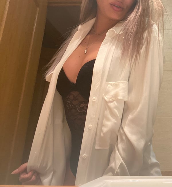 morenamsxxx's Header