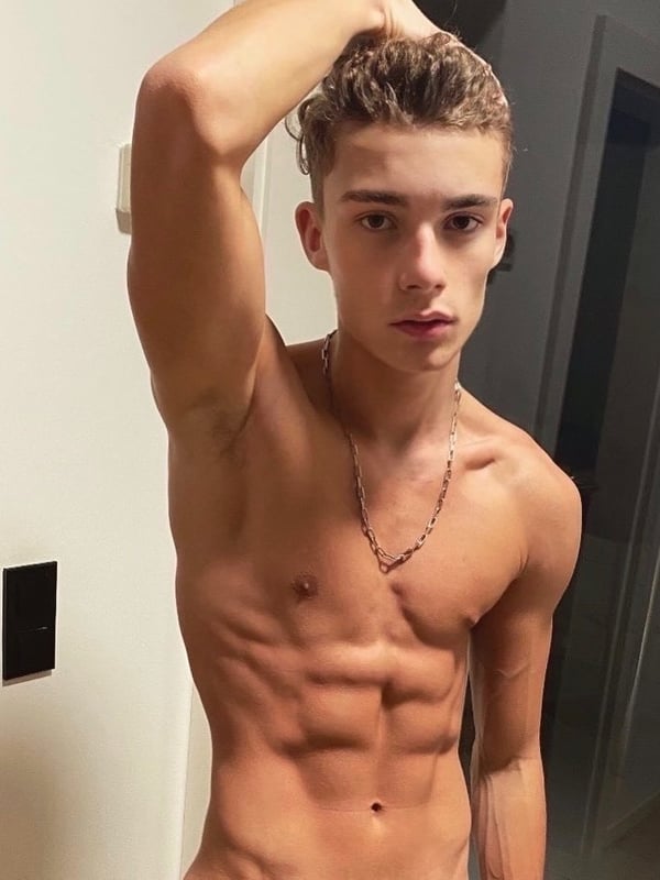 romeo_twink's Avatar