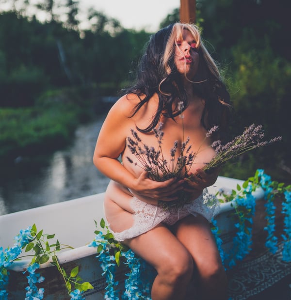 mrsbunnyhotwife's Header