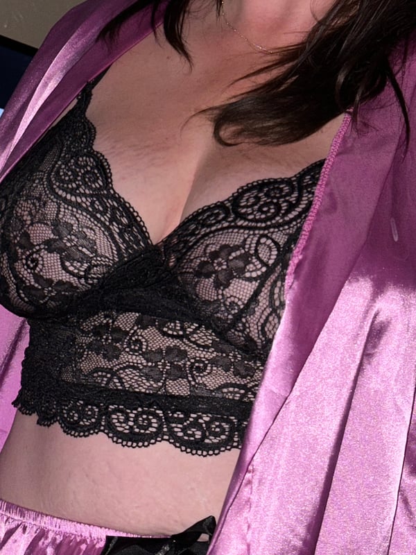 secret-wife-next-door's Avatar