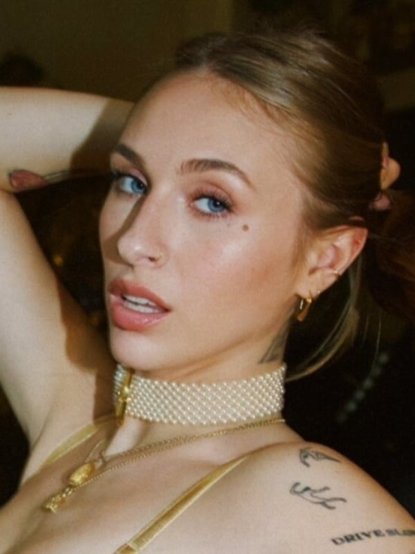 angelyoungsxxx's Avatar