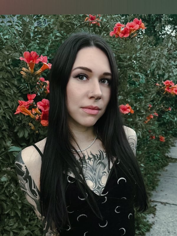 explorewithlola's Avatar