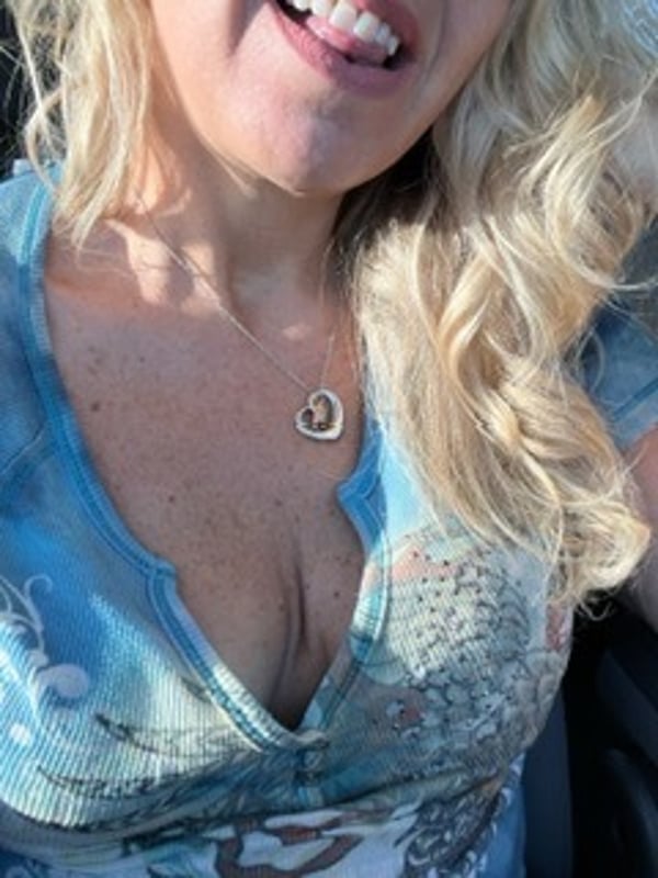 naughty2milf's Avatar