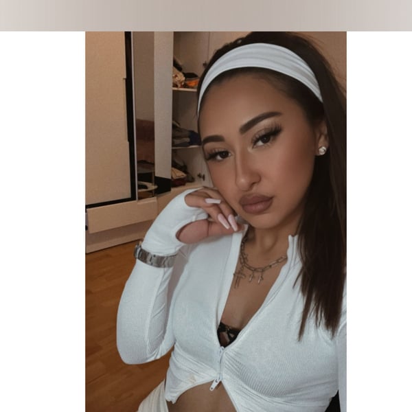 annas-naughty-secret's Header