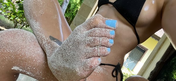 mariefrenchfeetgirlfree's Header