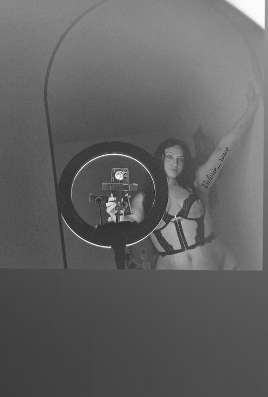 valerie_rosee's Header