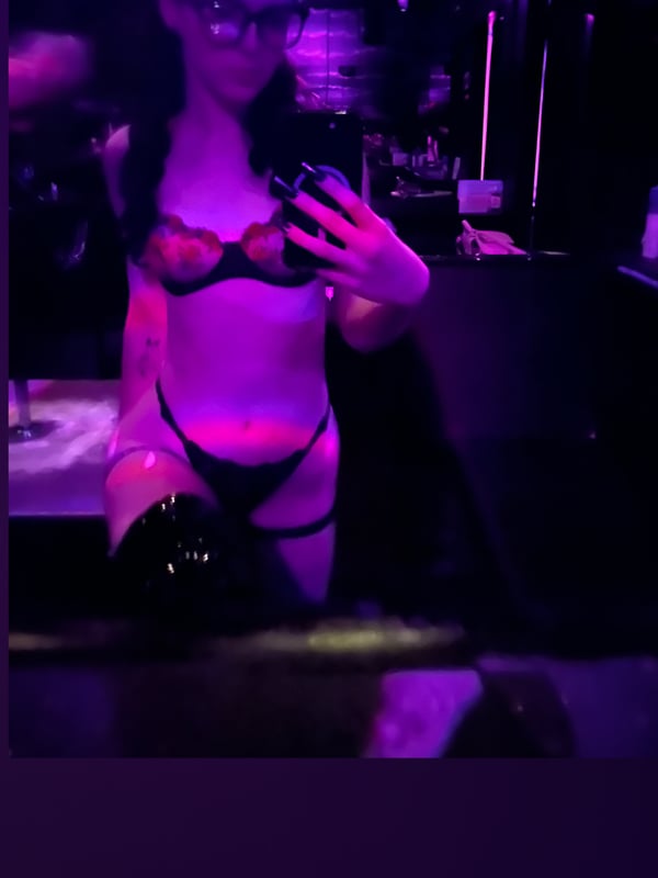 ur_petitegothgirl's Header