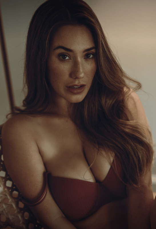 fallinlovia's Header