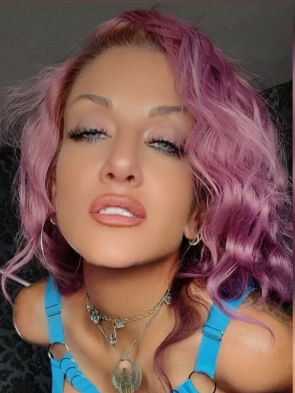 lily_phlowers's Avatar