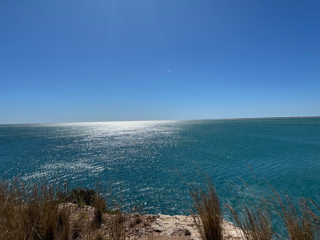 Sparkling Blue Sea Horizon