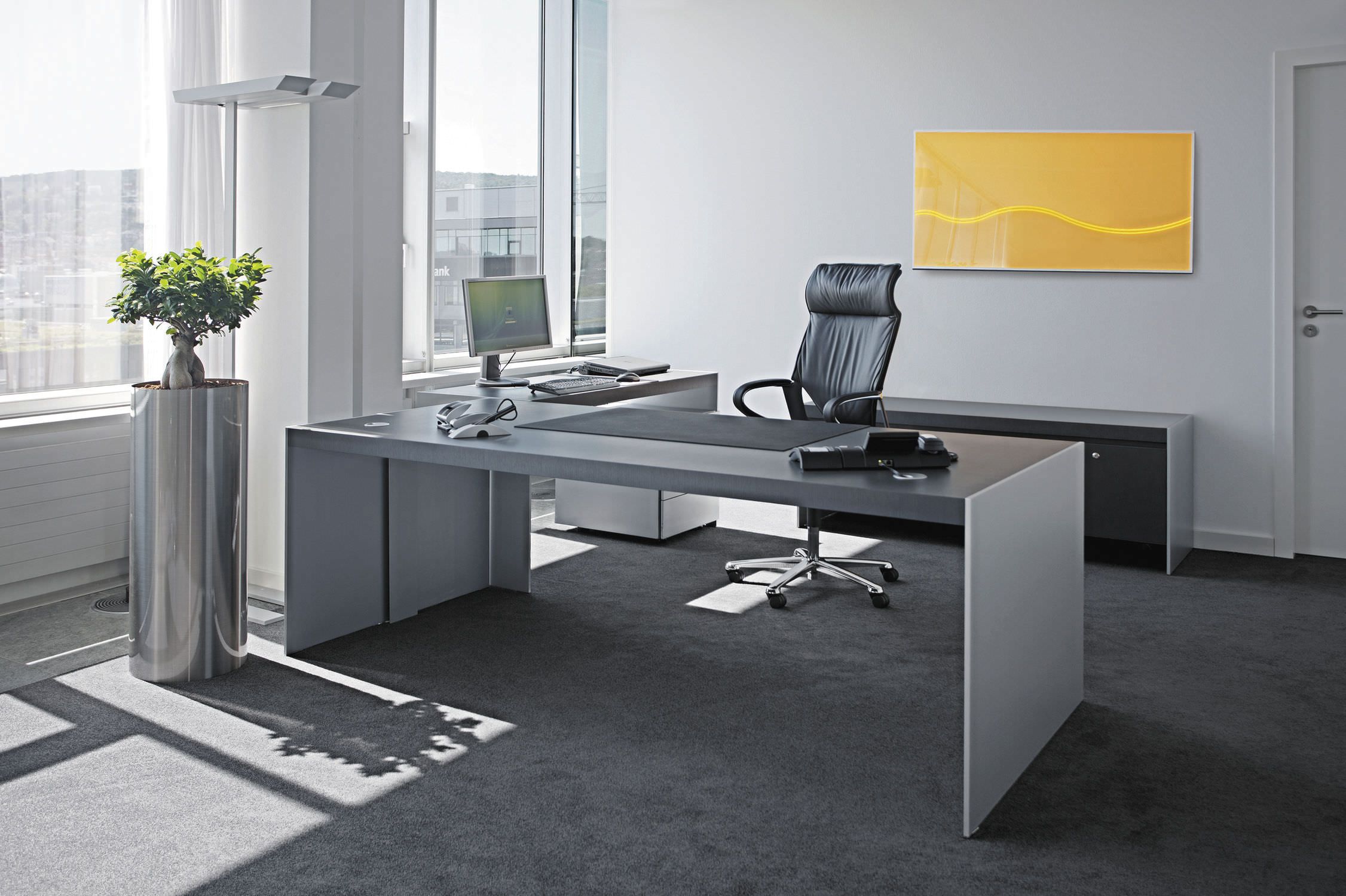 executive office furniture dubai