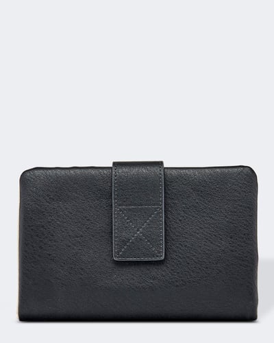 Bailey Wallet - Lifestyle