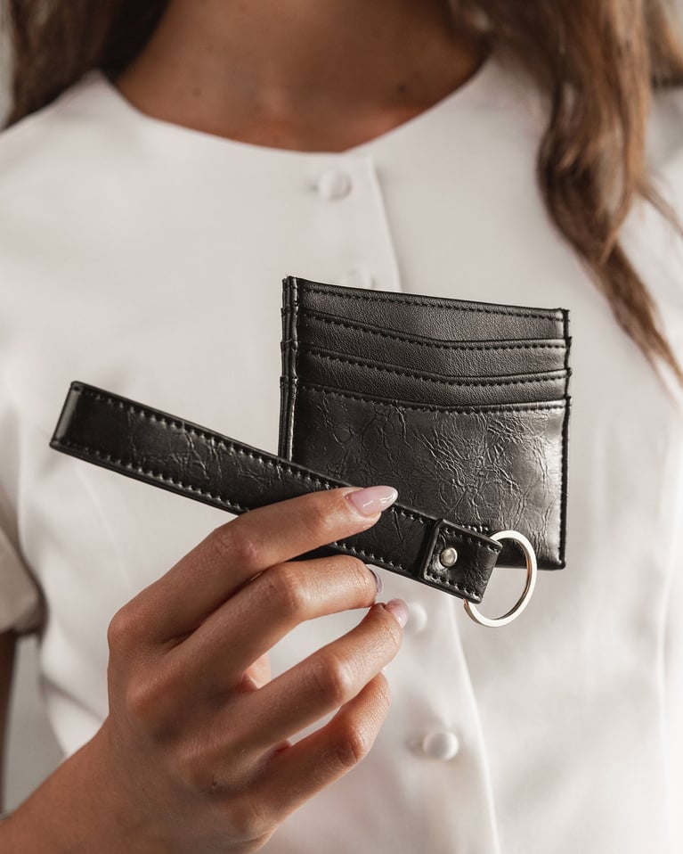 Louenhide Ada Cardholder Black Patent