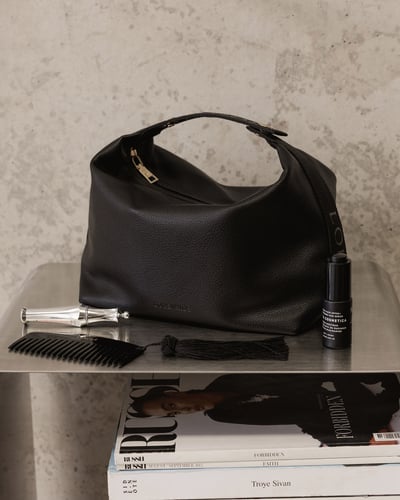 Duke Cosmetic Bag - Black - Lifestyle