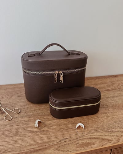 Juliette & Charlee Cosmetic Set - Chocolate - Lifestyle