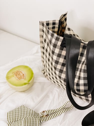 Simpson Tote Bag - Black Cream - Lifestyle