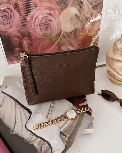 The Everyday Pouch - Chocolate - Lifestyle