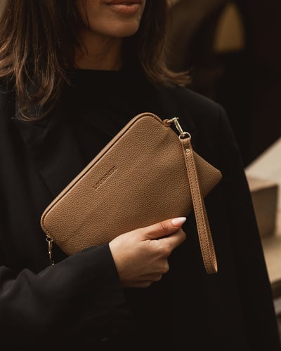 Poppy Clutch - Honey - Lifestyle
