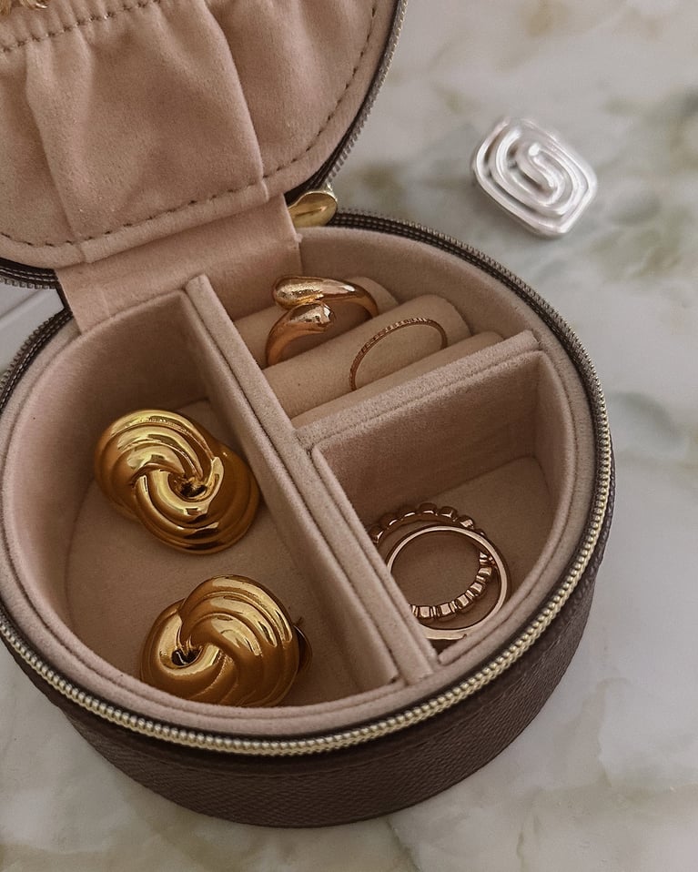 Louenhide Sisco Jewelry Case Chocolate