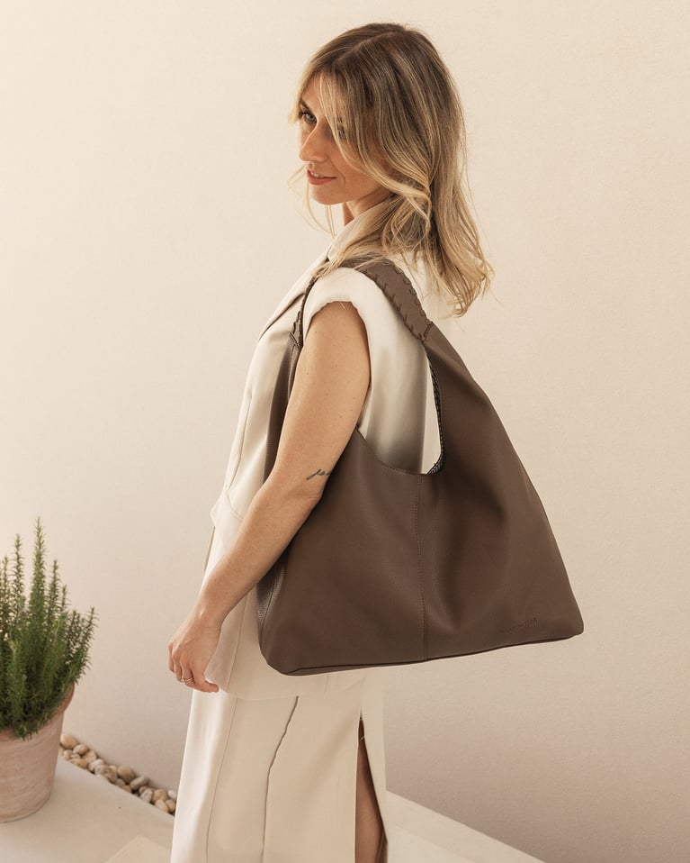 Louenhide Avery Shoulder Bag Mocha