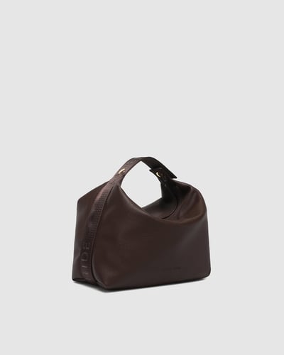 Duke Cosmetic Bag - Chocolate - Lifestyle