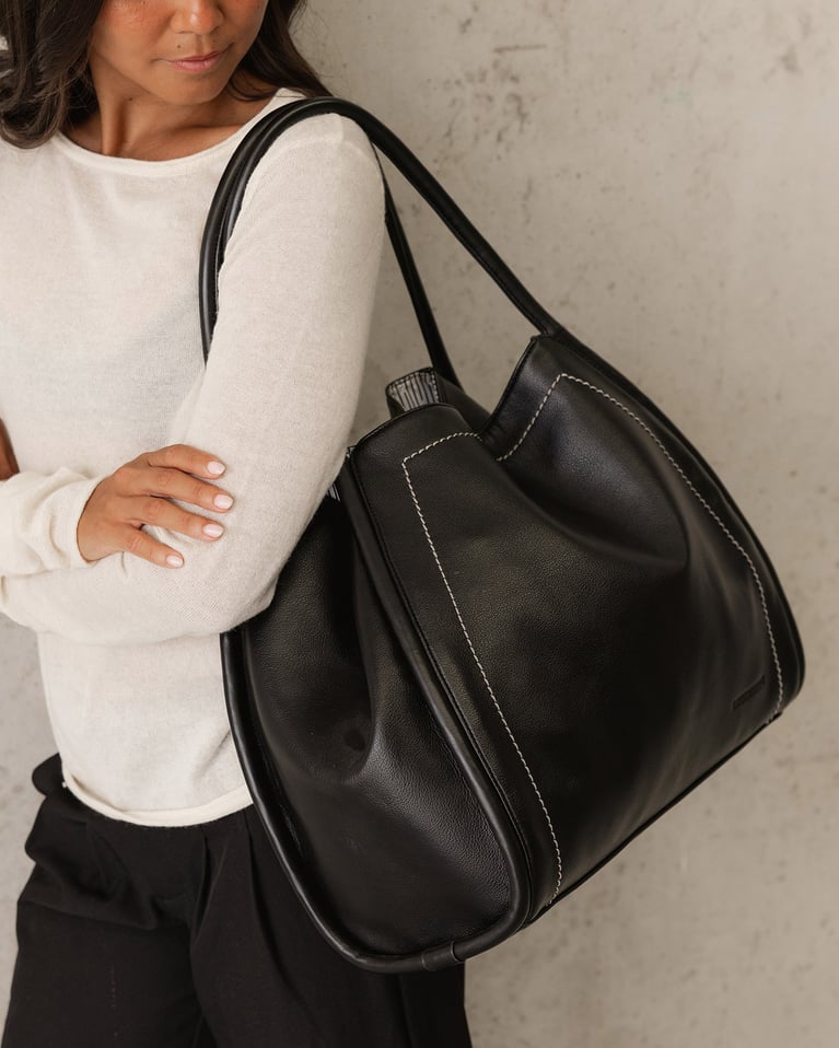 Louenhide Sutton Shoulder Bag Black
