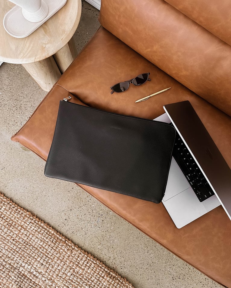 Louenhide Liv Laptop Sleeve Black