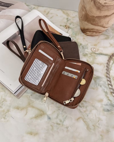 Eden Saddle Wallet - Saddle Black - Lifestyle