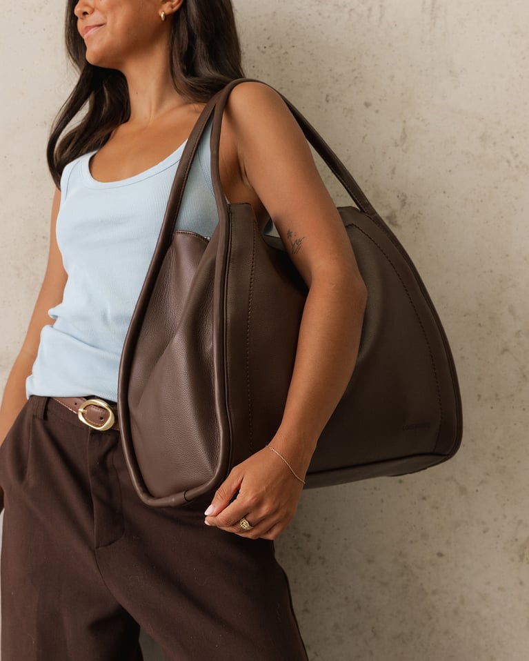 Louenhide Sutton Shoulder Bag Chocolate
