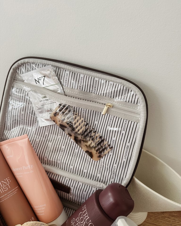 Louenhide Baby Hepburn Cosmetic Case Chocolate