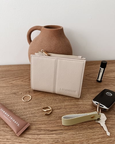 Blondie Wallet - Oat - Lifestyle