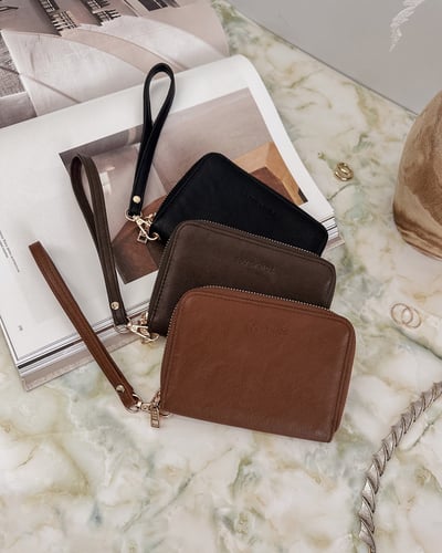 Eden Saddle Wallet - Saddle Chocolate - Lifestyle