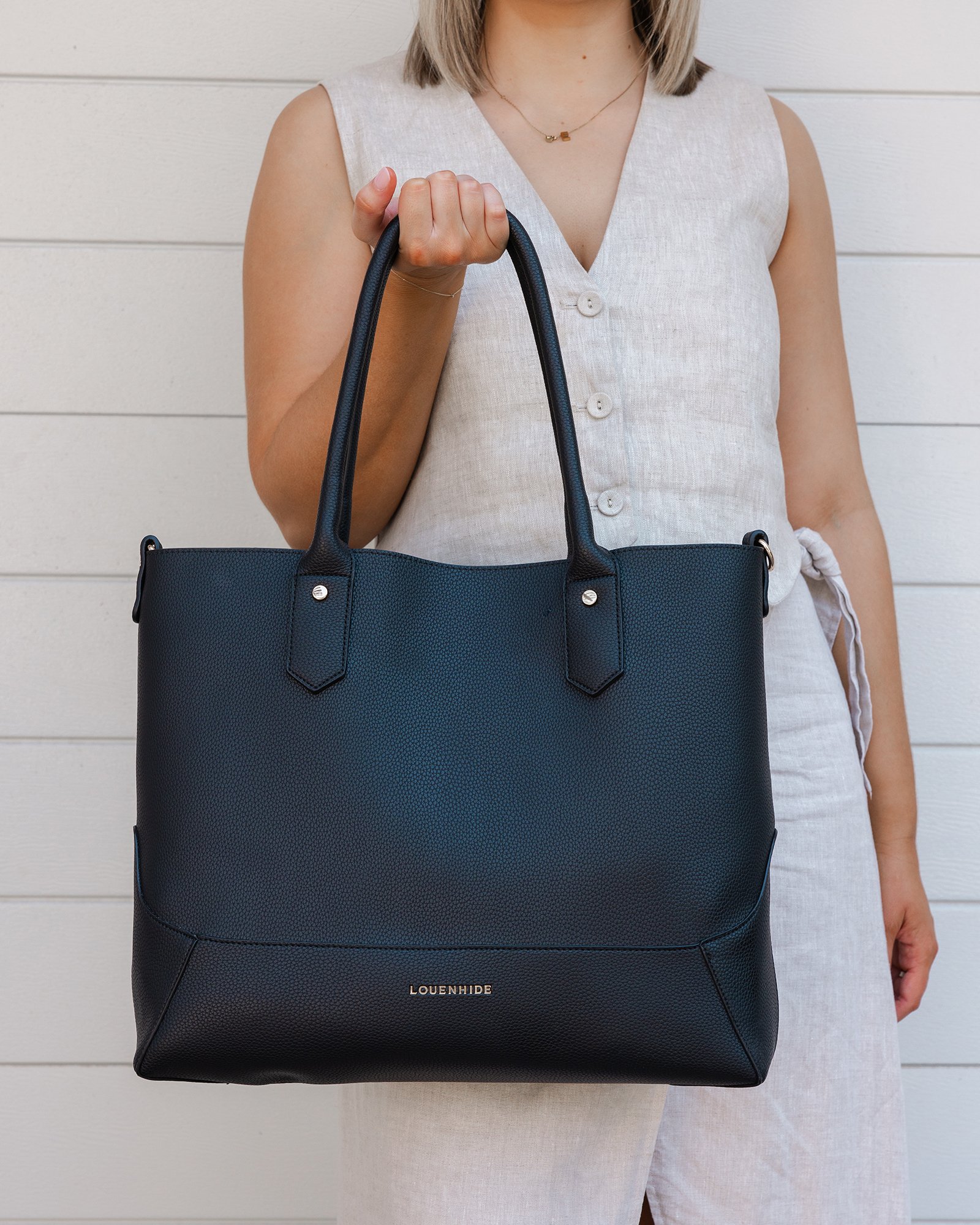 Portsea Hobo Bag in Navy Portsea Hobo Bag in Navy