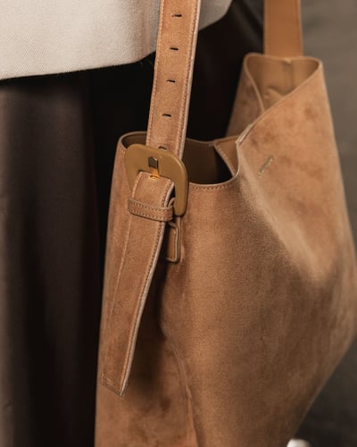 Peyton Everyday Pouch Set - Suede Honey - Lifestyle