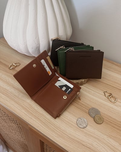 Lily Wallet - Cognac - Lifestyle