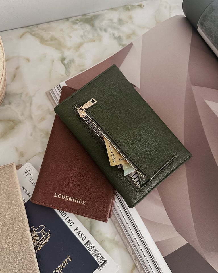 Louenhide Venice Passport Holder Saddle Malt