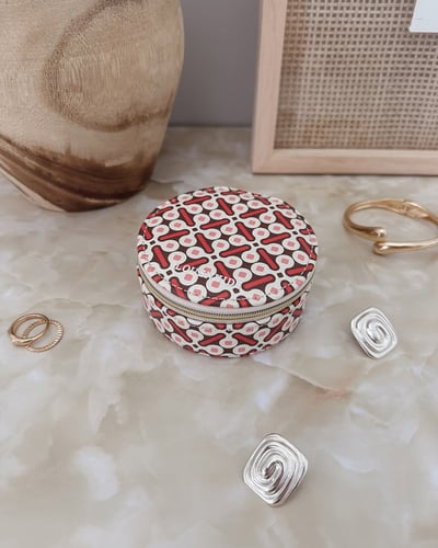 Sisco Jewelry Case - Retro Pink - Lifestyle