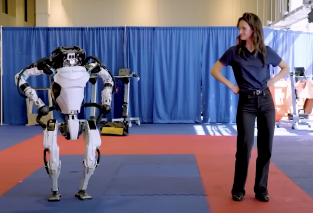 黄仁勋最新万字访谈：我们终将成为超人，不是因为拥有了超能力，而是因为拥有了超级 AI