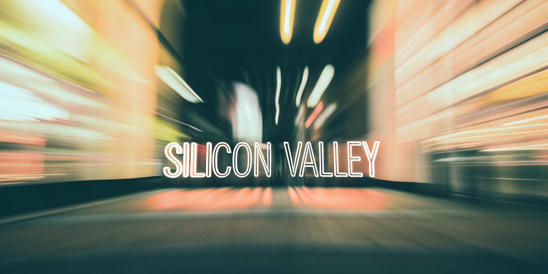 在分析了 2443 家 AI 公司和 802 位投资人后，我们发现…