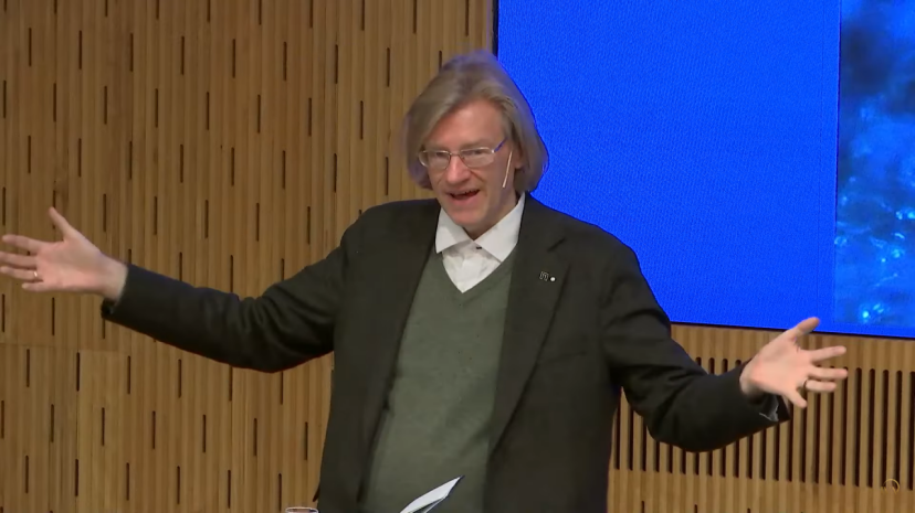 深度｜诺奖得主 Hinton：人类当下局面是，旧石器时代的大脑、中世纪的制度与类神的技术