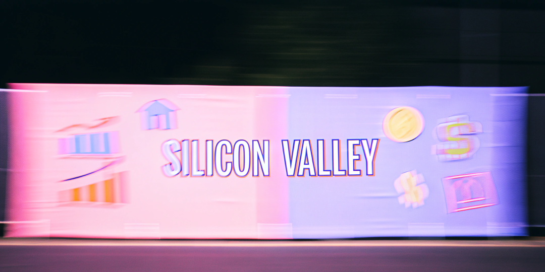 在分析了 2443 家 AI 公司和 802 位投资人后，我们发现…