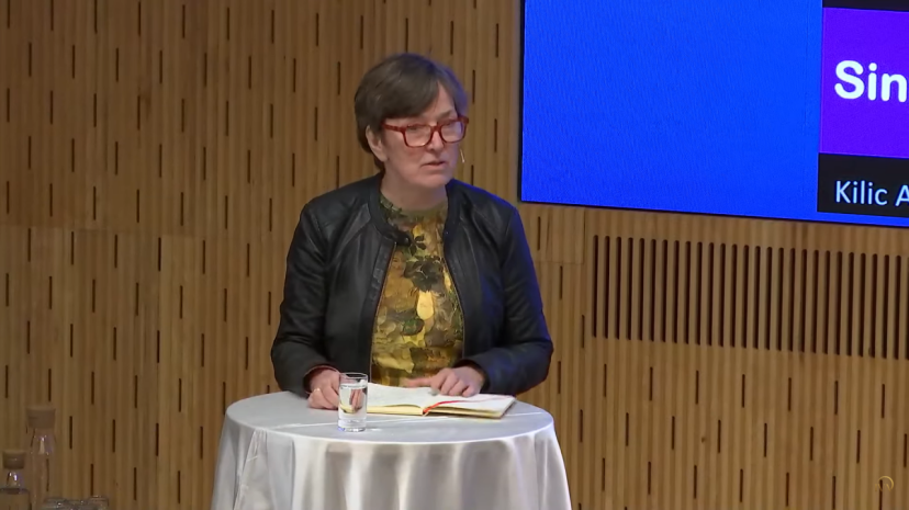 深度｜诺奖得主 Hinton：人类当下局面是，旧石器时代的大脑、中世纪的制度与类神的技术