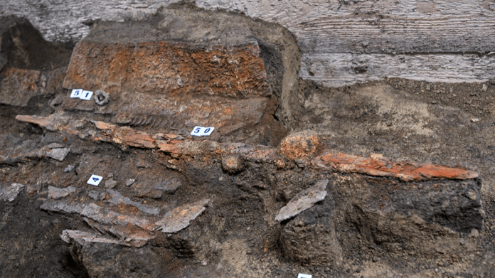 Macaristan’da zırhı, silahları ve atı ile gömülmüş Avar savaşçısı bulundu