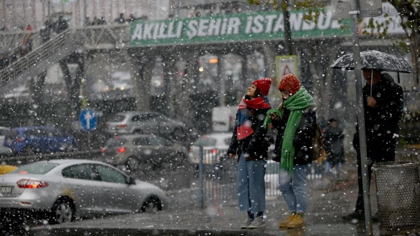İstanbul’u soğuk günler bekliyor! Kar ne zaman yağacak?
