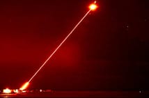 Ukrayna, yeni lazer silahının 2 km'nin üzerinde uçan hedefleri vurabileceğini açıkladı