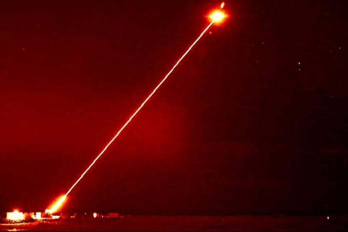 Ukrayna, yeni lazer silahının 2 km'nin üzerinde uçan hedefleri vurabileceğini açıkladı