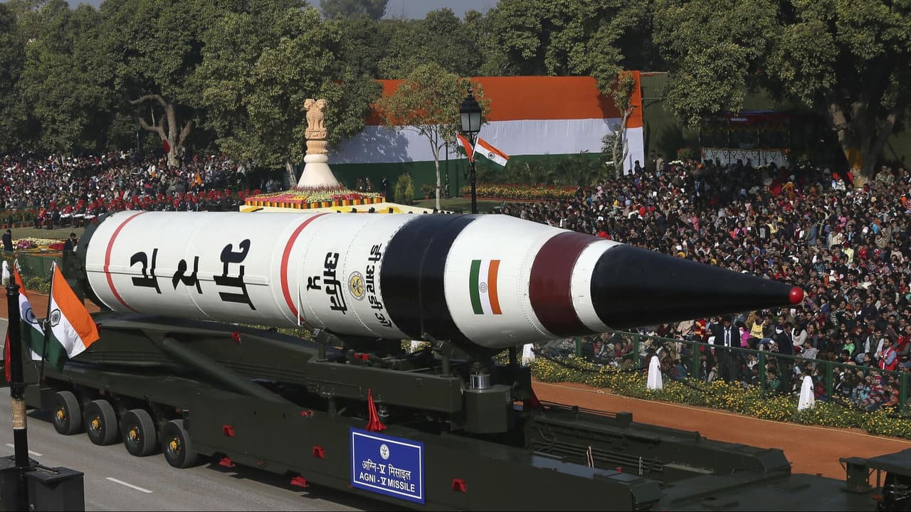Hindistan, en uzun menzilli füzesi Agni-4’ü test etti